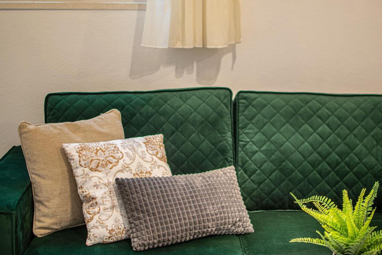Apartments Klement Брела Екстериор снимка