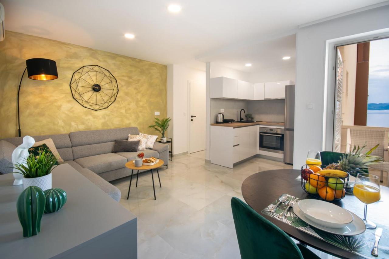 Apartments Klement Брела Екстериор снимка