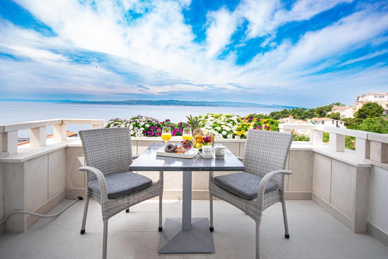 Apartments Klement Брела Екстериор снимка