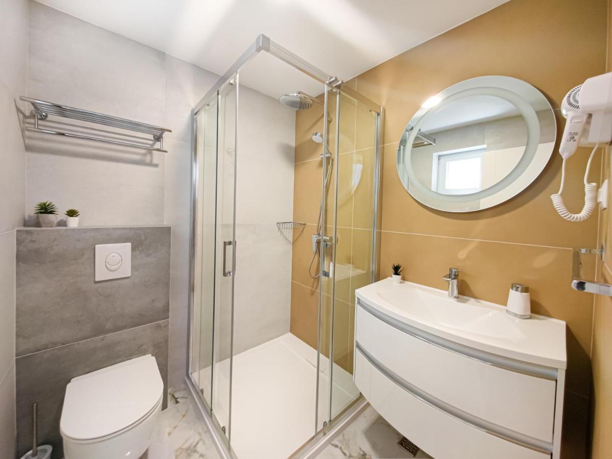 Apartments Klement Брела Екстериор снимка