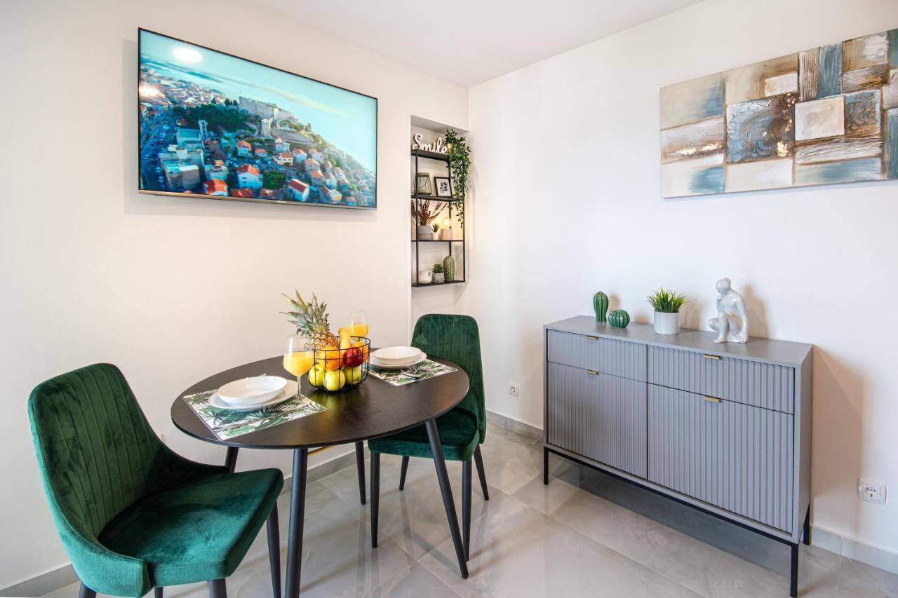 Apartments Klement Брела Екстериор снимка