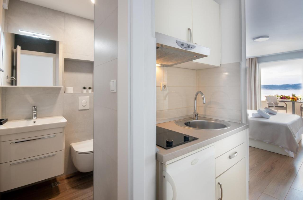 Apartments Klement Брела Екстериор снимка