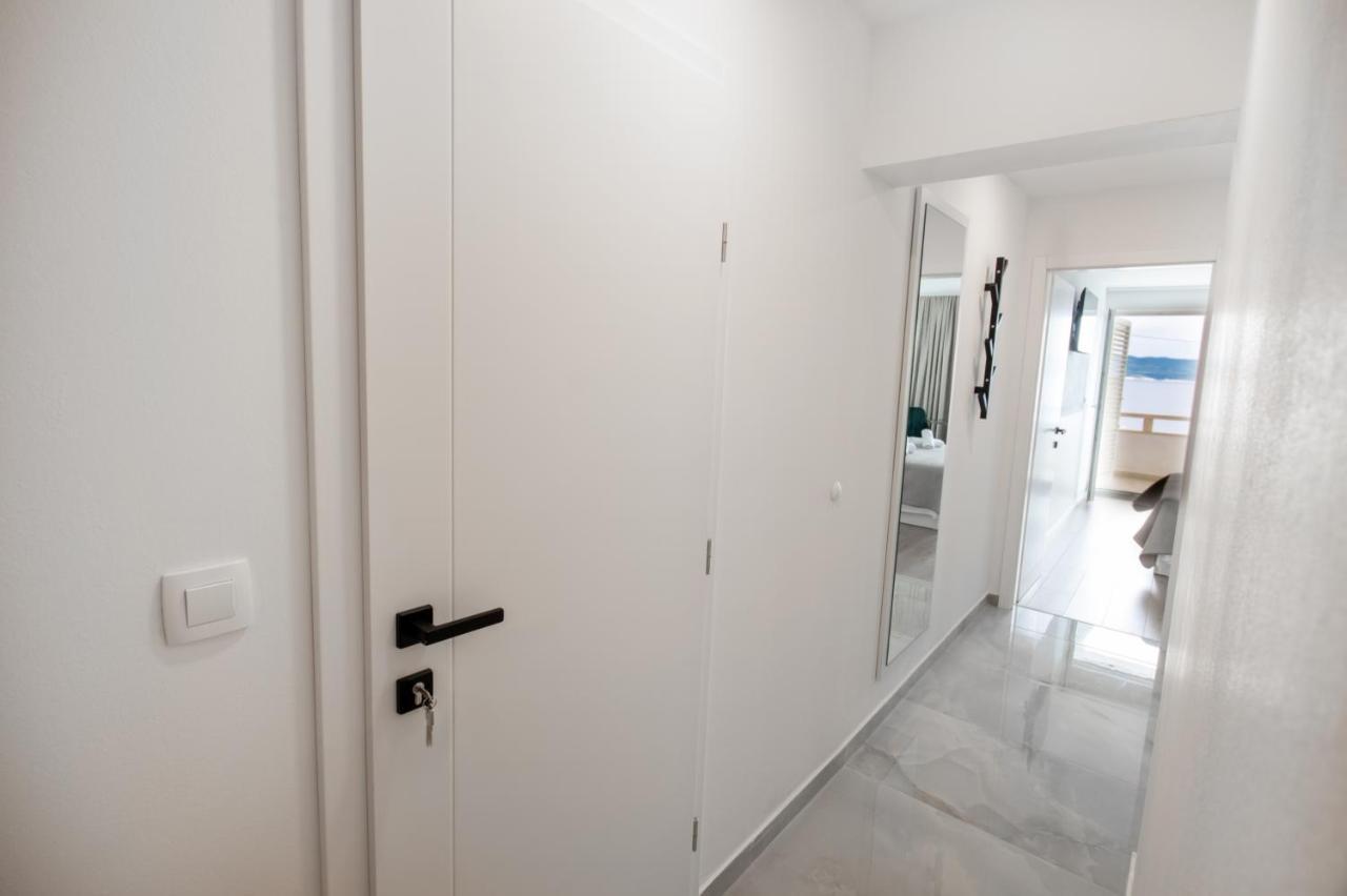 Apartments Klement Брела Екстериор снимка