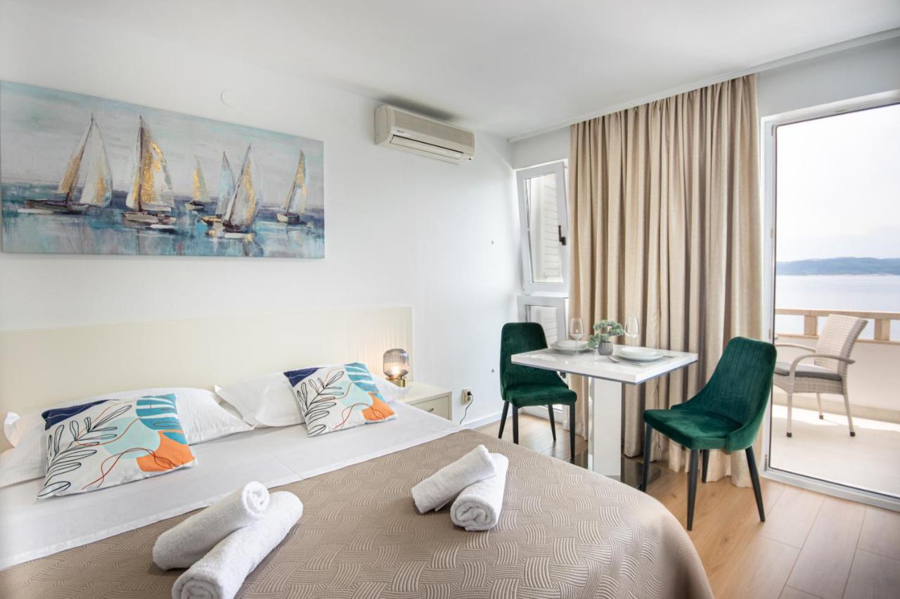 Apartments Klement Брела Екстериор снимка