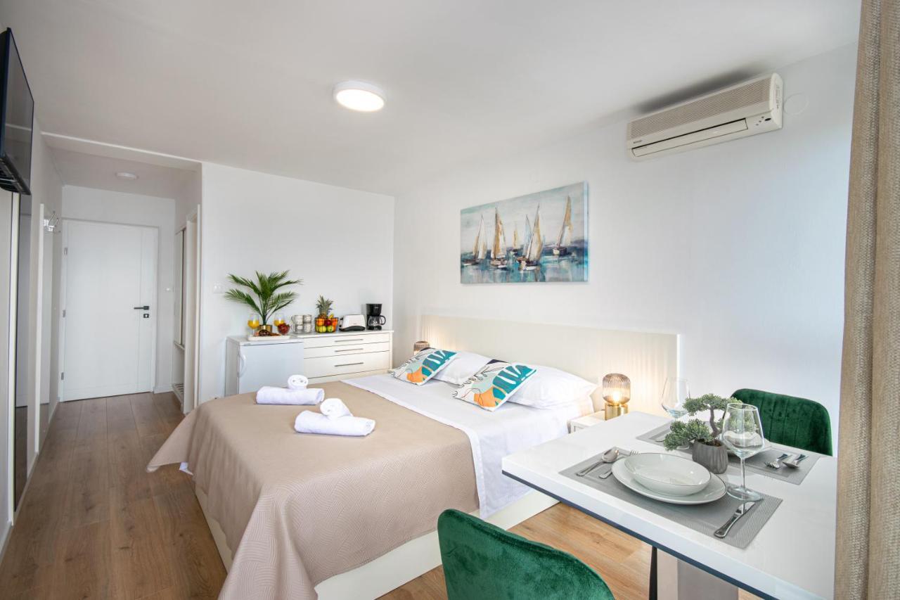 Apartments Klement Брела Екстериор снимка