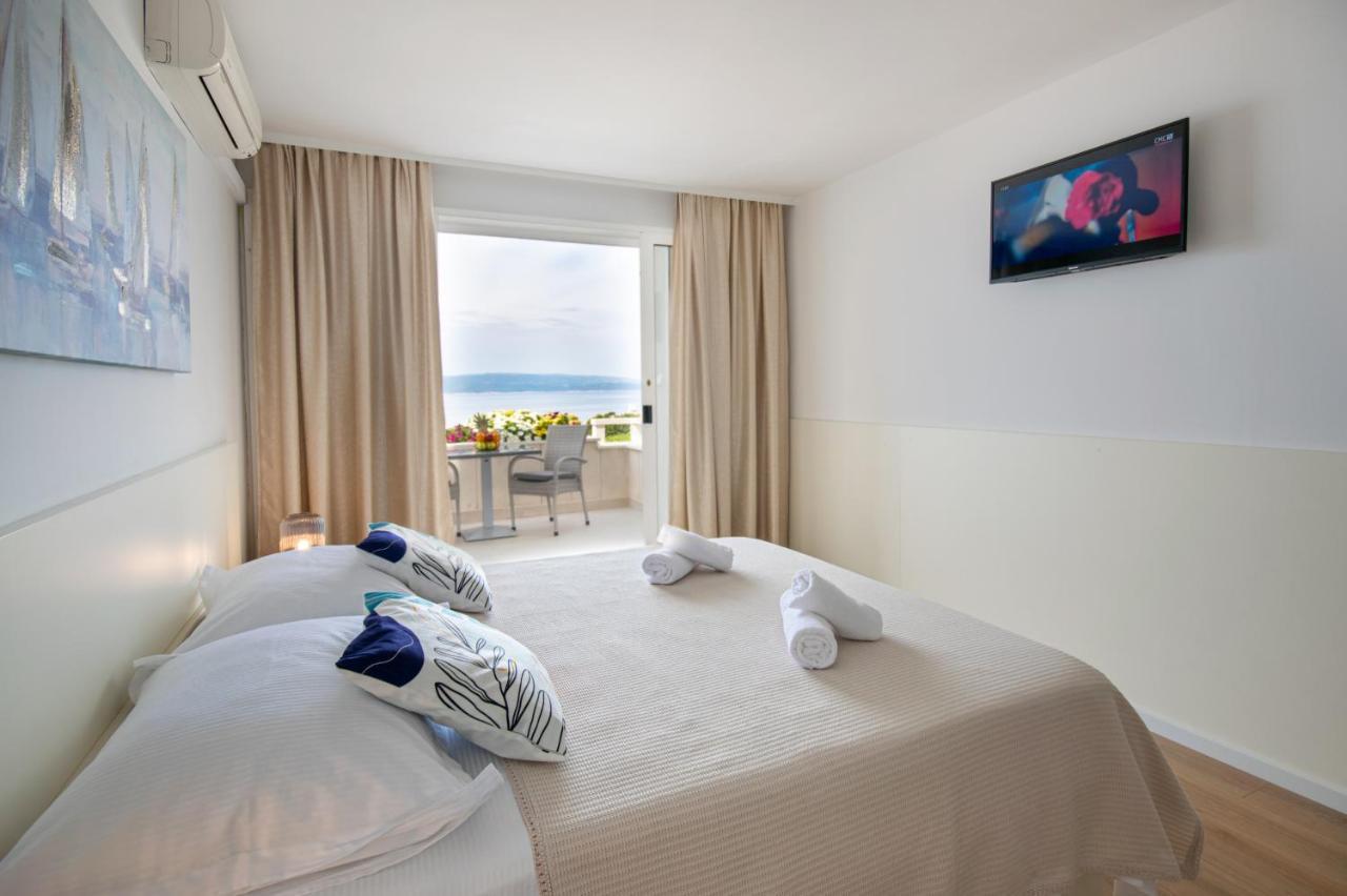 Apartments Klement Брела Екстериор снимка