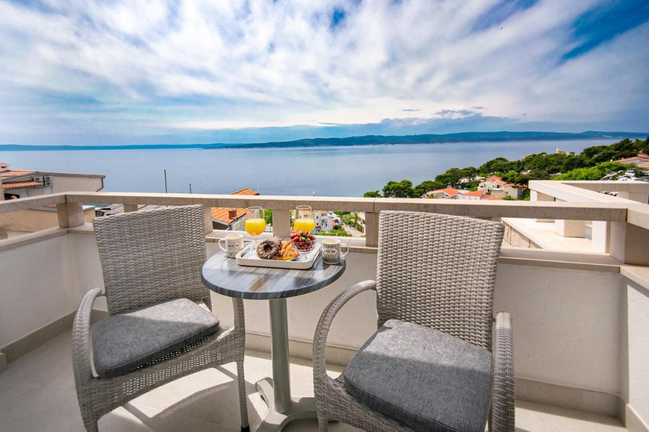 Apartments Klement Брела Екстериор снимка