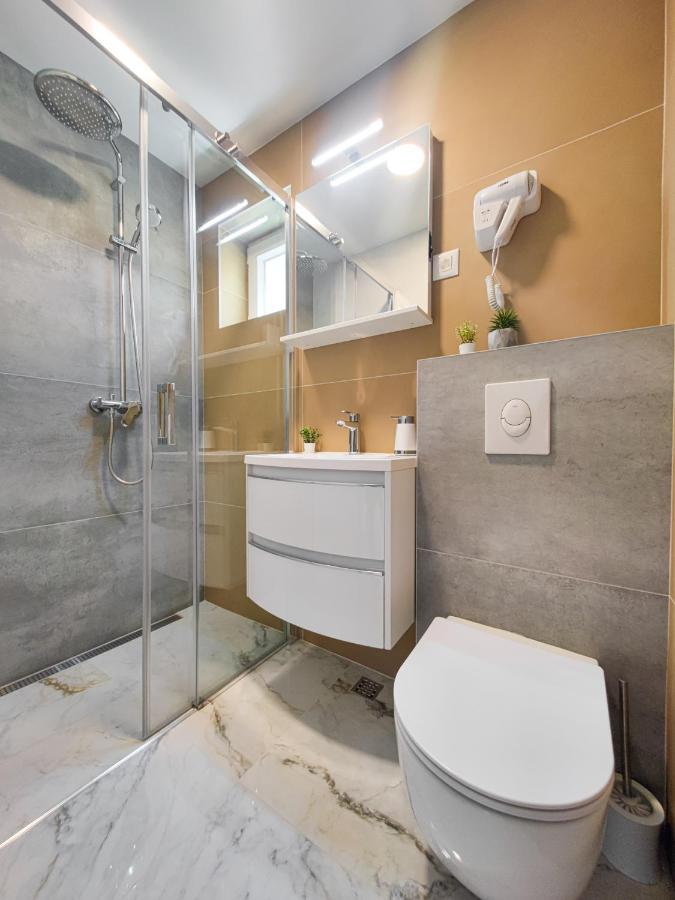 Apartments Klement Брела Екстериор снимка