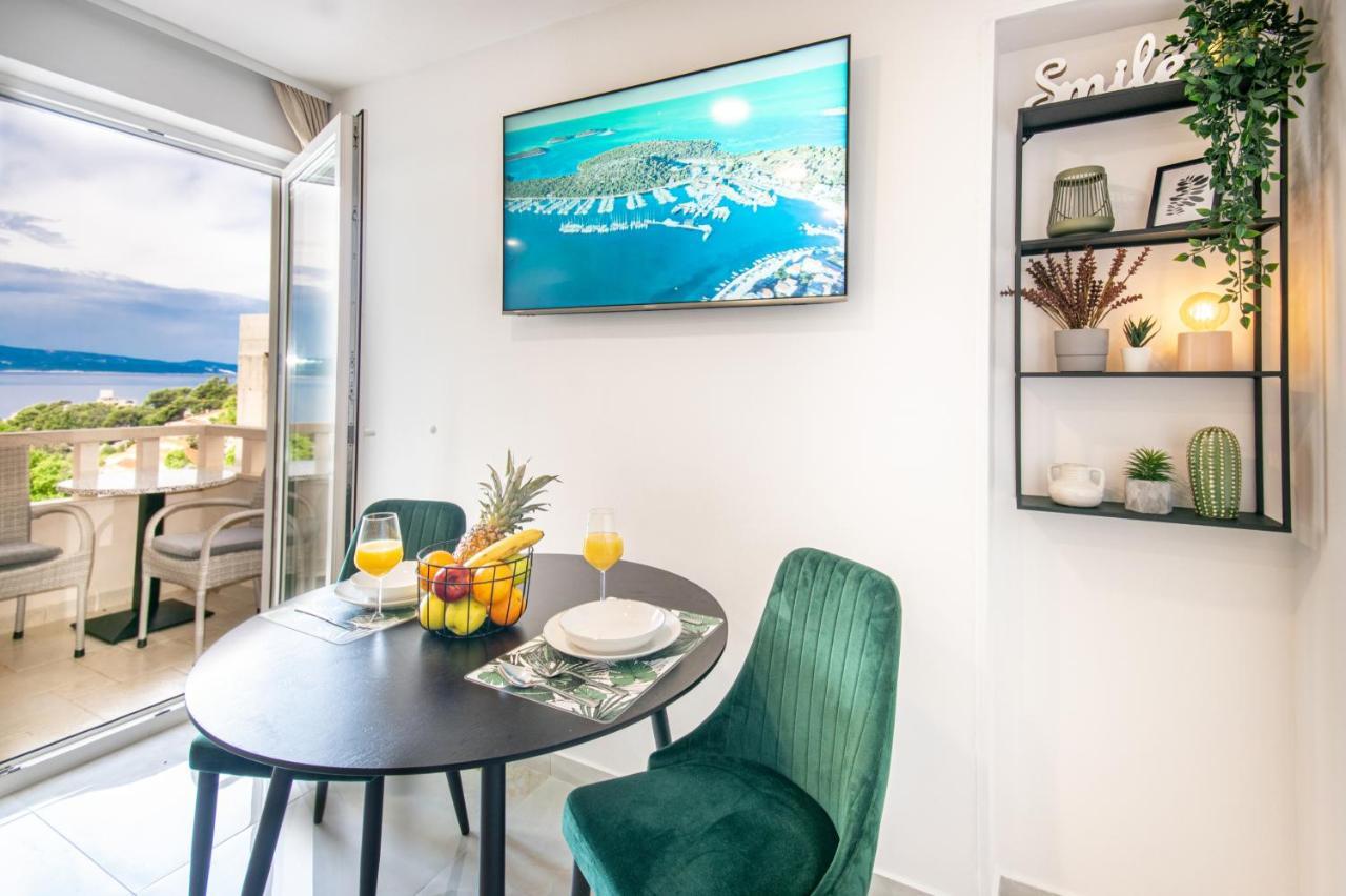 Apartments Klement Брела Екстериор снимка