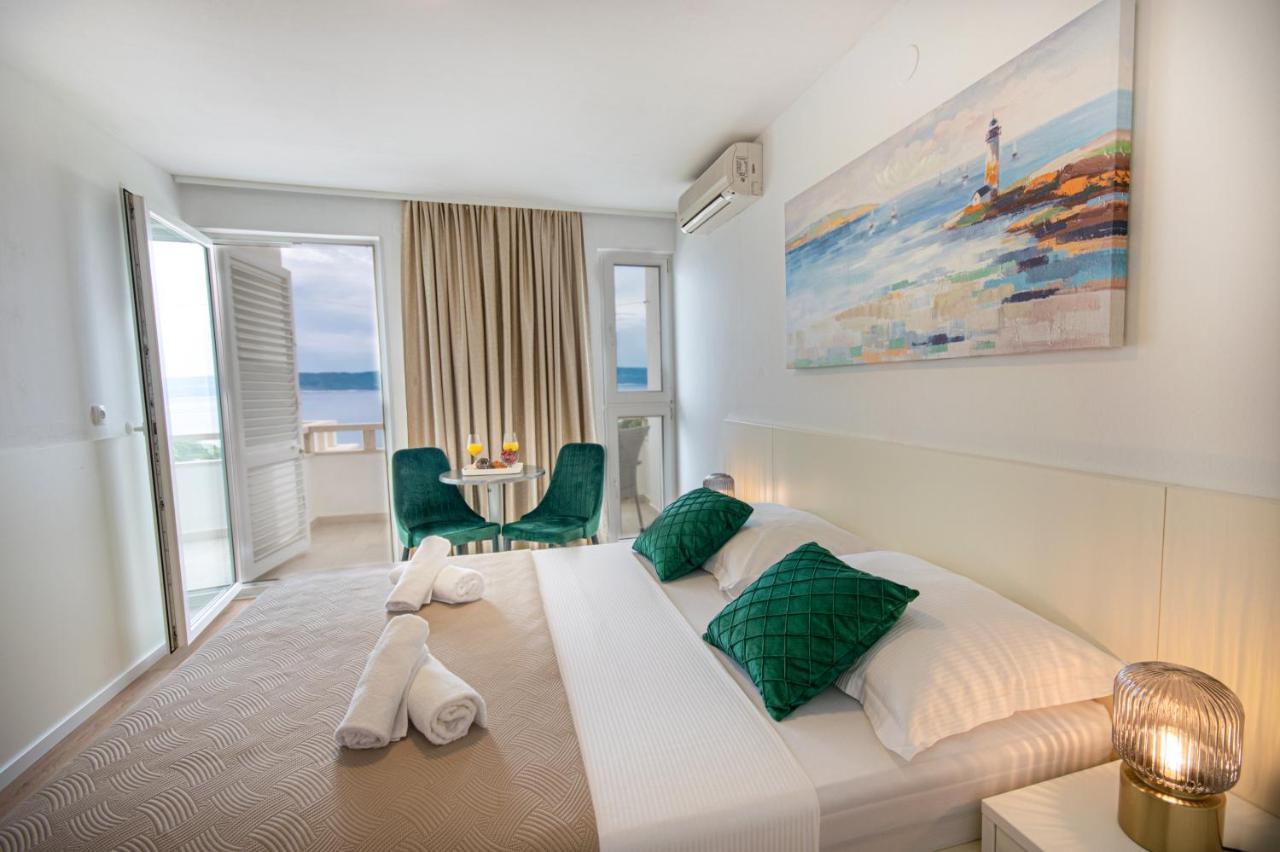 Apartments Klement Брела Екстериор снимка