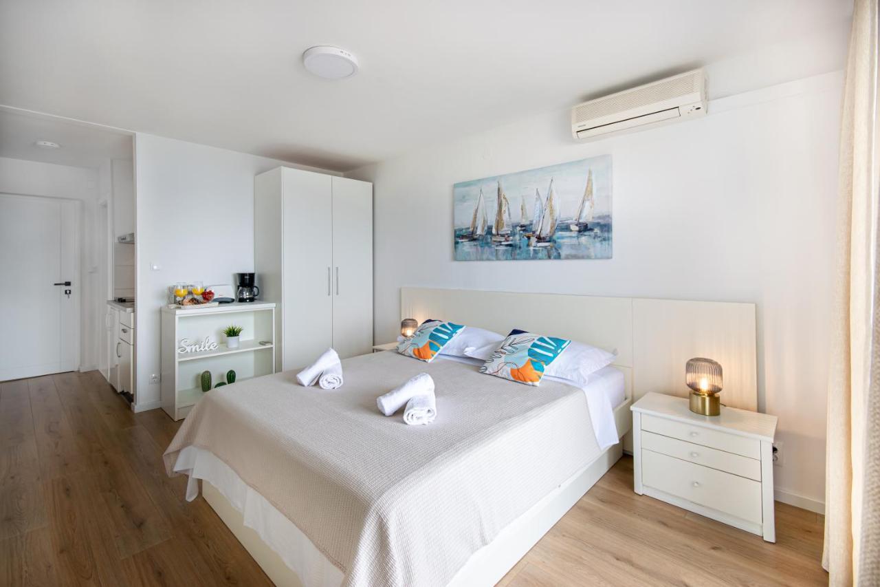 Apartments Klement Брела Екстериор снимка