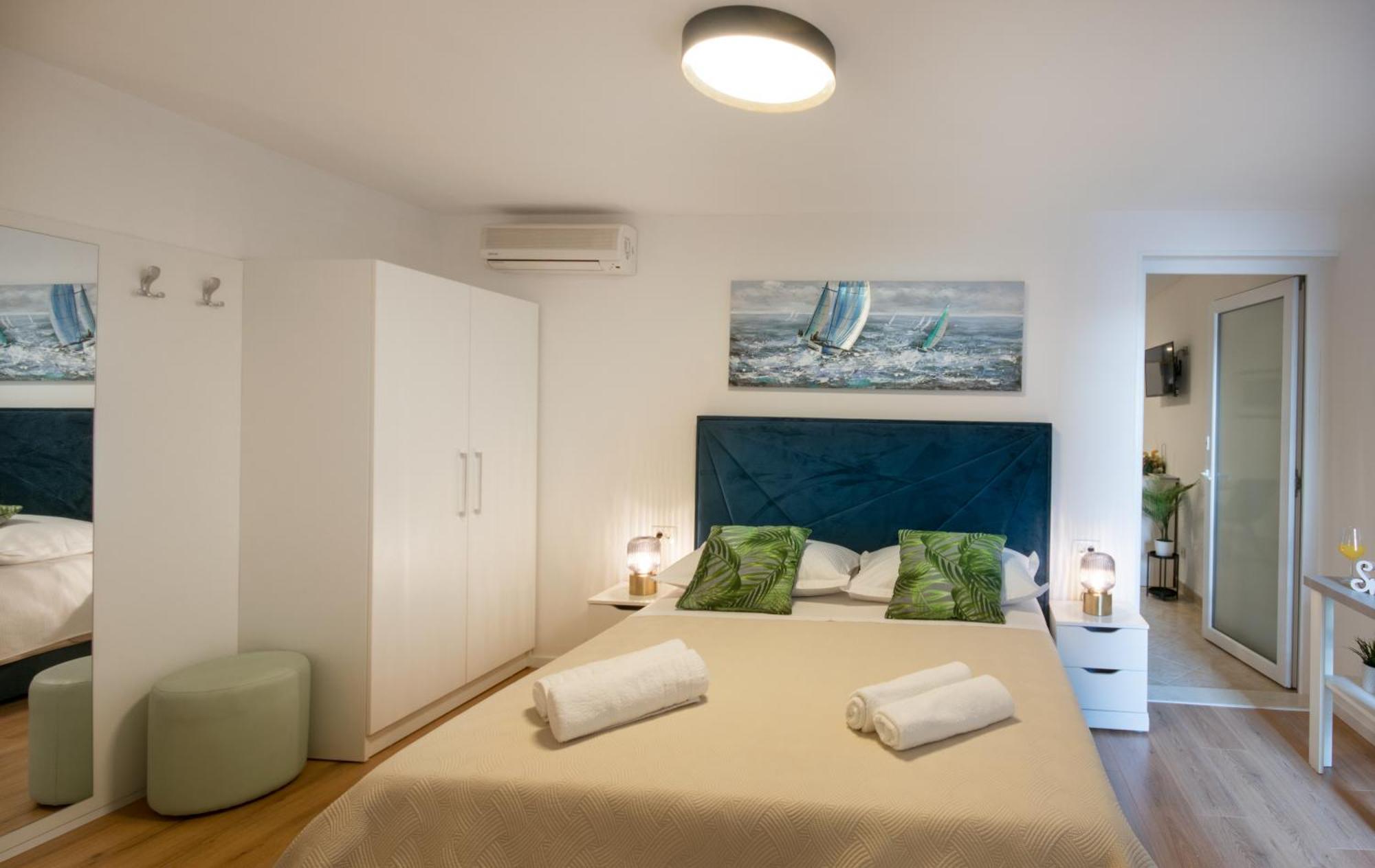 Apartments Klement Брела Екстериор снимка