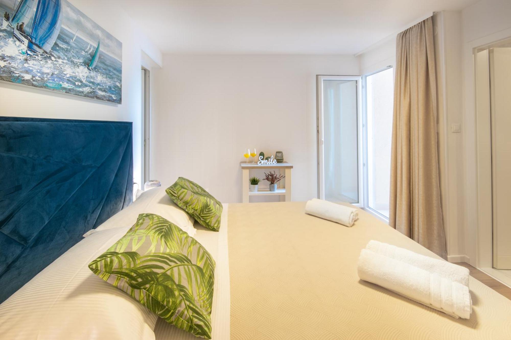 Apartments Klement Брела Екстериор снимка